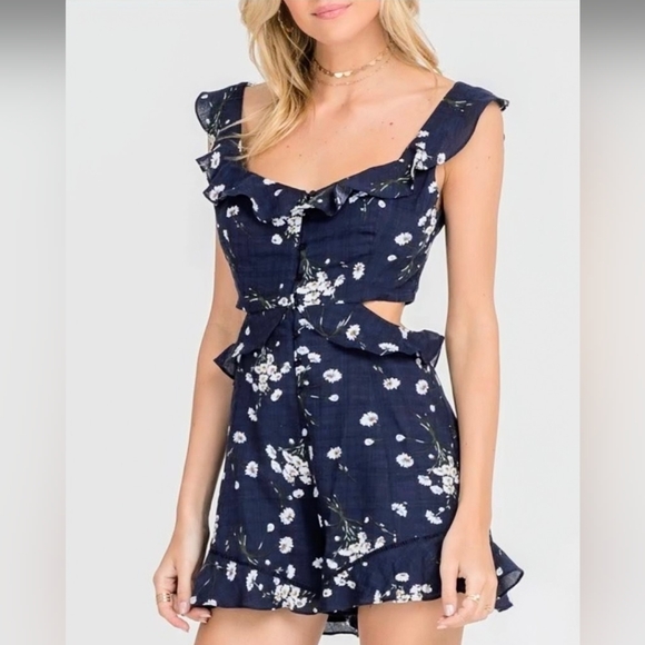 Lush Floral Ruffle Romper - Picture 6 of 7